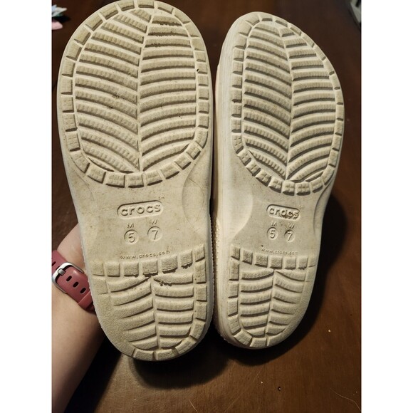 Crocs Tie Dye Graphic Classic Slip On Shoes Women's Size 7 White Colorful Slide - Picture 7 of 8